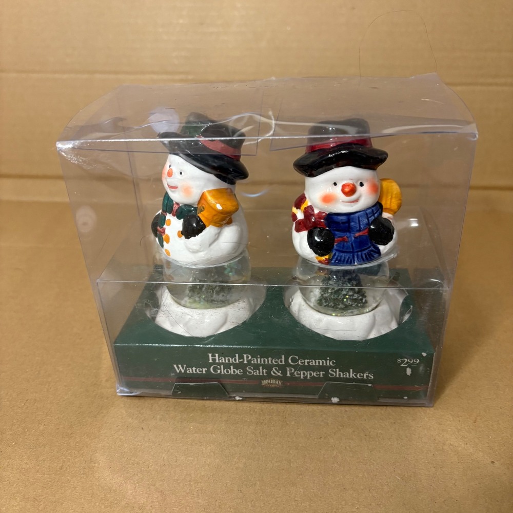 Unused in Package‎ Hand Painted Ceramic Water Globe Salt Pepper Shakers Snowmen
